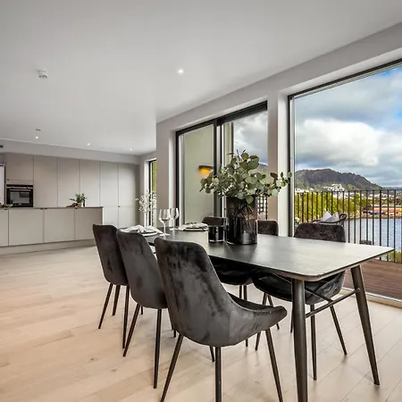 Luxurious Seafront W/free Parking Daire