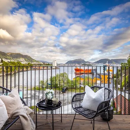 Luxurious Seafront W/free Parking Bergen